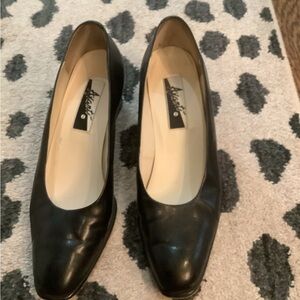 Avanti Classic Black Leather Heels
